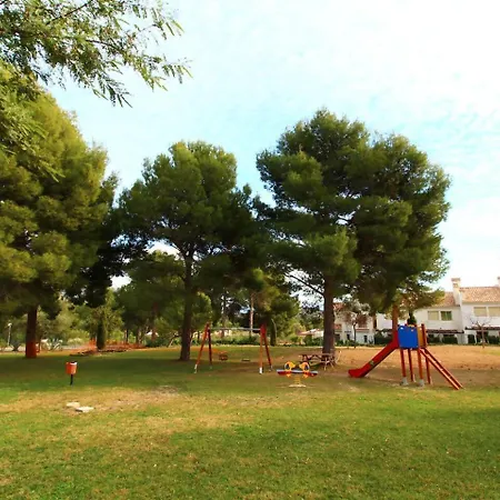 Adosado Con Piscina Comunitaria