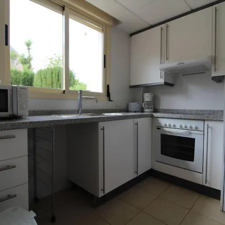 Adosado Con Piscina Comunitaria ポロップ