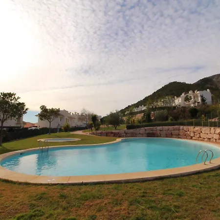 Adosado Con Piscina Comunitaria